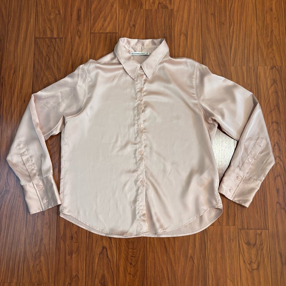 Abercrombie Silky Blush Pink Button-Up Shirt Womens Medium